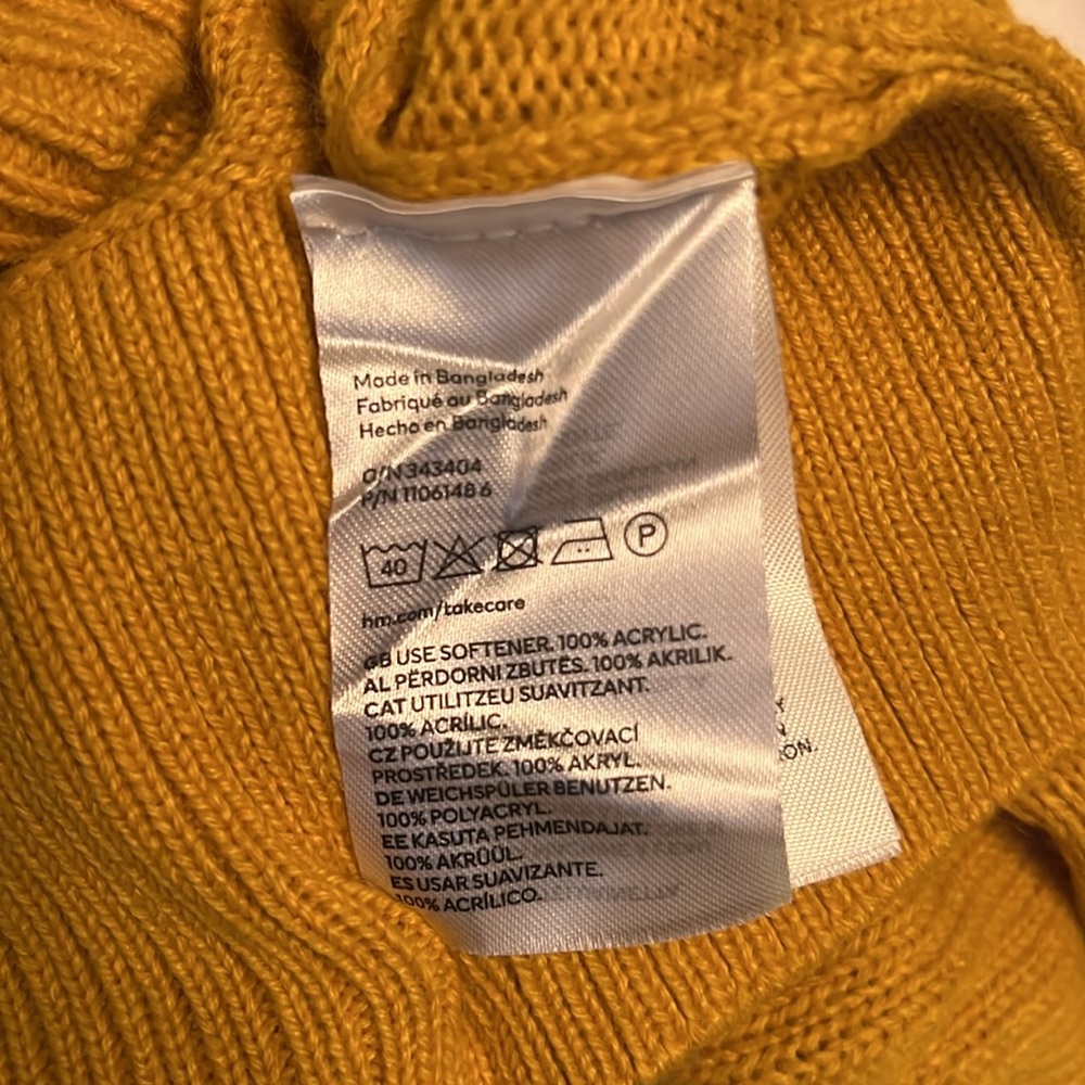 H&M Sweater - Picture 3 of 3